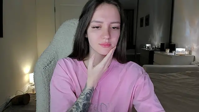 Sonia moon  online show from 10/10/25, 02:32