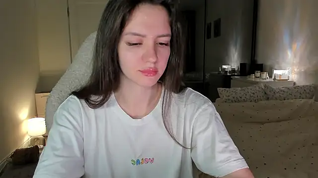 Sonia moon  online show from 10/13/25, 02:22