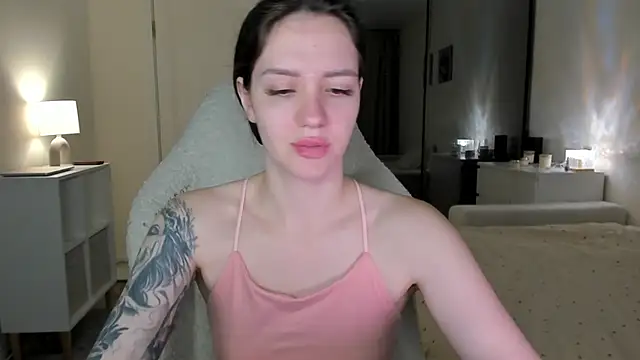 Sonia moon  online show from 10/18/25, 02:36