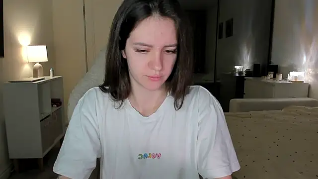 Sonia moon  online show from 10/19/25, 02:56