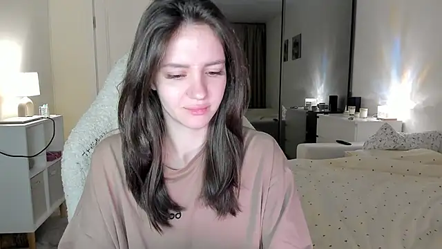 Sonia moon  online show from 10/21/25, 02:45