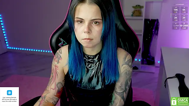 Snapshot of Latex_Kitty chatting on 11/14/25, 01:43 Latex Kitty online show from 11/14/25, 01:43