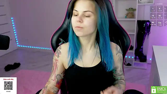 Snapshot of Latex_Kitty chatting on 11/18/25, 11:03 Latex Kitty online show from 11/18/25, 11:03