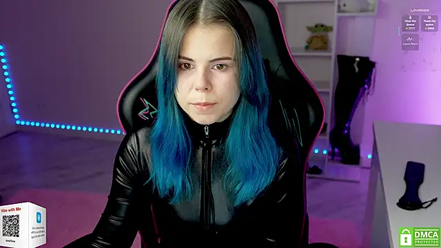 Snapshot of Latex_Kitty chatting on 11/24/25, 03:01 Latex Kitty online show from 11/24/25, 03:01