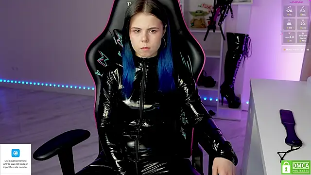 Snapshot of Latex_Kitty chatting on 01/10/26, 02:41 Latex Kitty online show from 01/10/26, 02:41