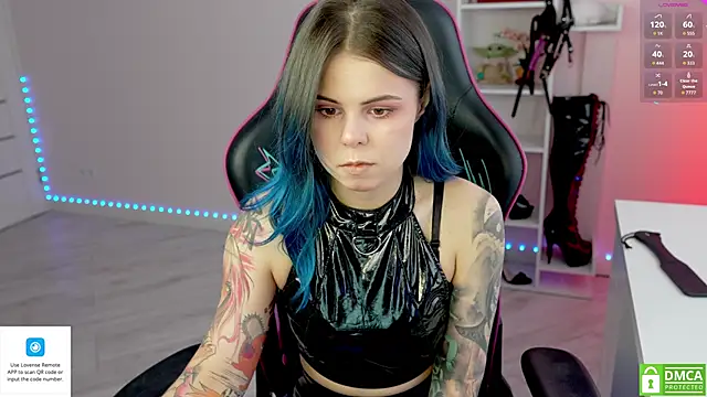 Snapshot of Latex_Kitty chatting on 01/15/26, 12:32 Latex Kitty online show from 01/15/26, 12:32