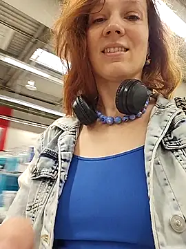 Snapshot of Exhibitionsplit chatting on 09/23/25, 12:19 Exhibitionsplit online show from 09/23/25, 12:19