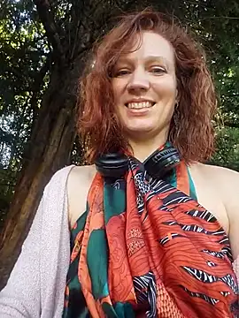 Snapshot of Exhibitionsplit chatting on 10/01/25, 02:34 Exhibitionsplit online show from 10/01/25, 02:34