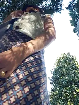 Snapshot of Exhibitionsplit chatting on 10/18/25, 10:16 Exhibitionsplit online show from 10/18/25, 10:16