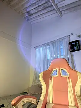 Snapshot of violet-333 chatting on 10/03/25, 09:34 violet-333 online show from 10/03/25, 09:34