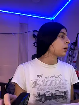 cristel 17 online show from 09/23/25, 03:42