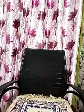 Snapshot of Shreya727 chatting on 03/10/25, 03:12 Shreya727 online show from 03/10/25, 03:12