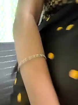 Snapshot of Shreya727 chatting on 10/19/25, 06:41 Shreya727 online show from 10/19/25, 06:41