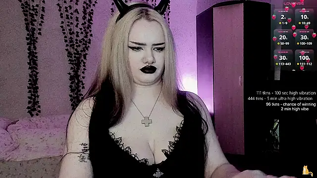 strawberry elfcat online show from 05/30/26, 03:03