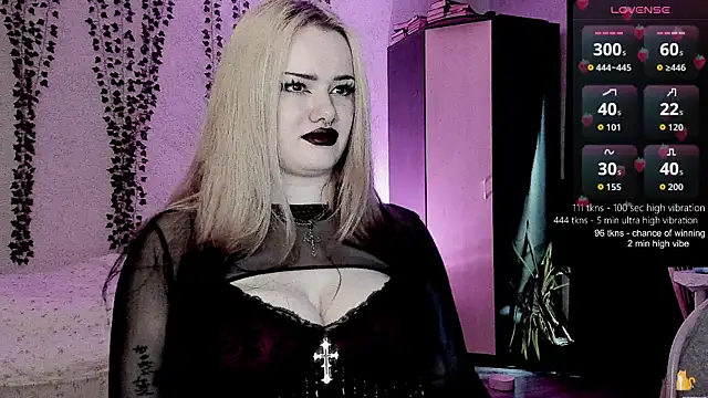 strawberry elfcat online show from 07/31/26, 11:48