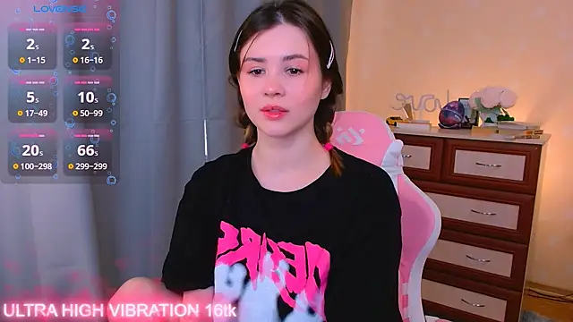 cutie mili online show from 10/19/25, 07:09