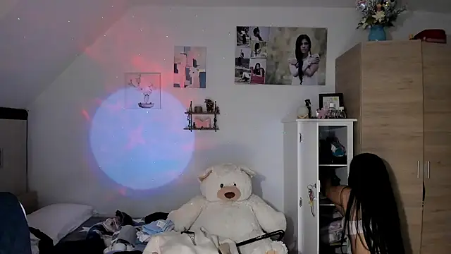 VeronikaOlsen online show from 10/29/25, 09:05