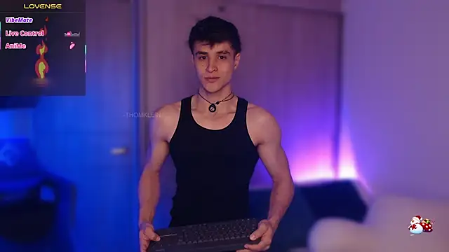 Snapshot of thomklein chatting on 11/25/25, 09:09 thomklein online show from 11/25/25, 09:09