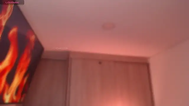 Snapshot of thomklein chatting on 12/03/25, 07:56 thomklein online show from 12/03/25, 07:56