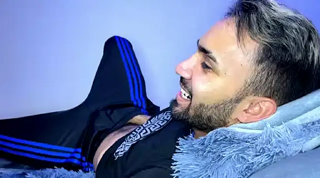 Snapshot of Dar_milk chatting on 12/07/24, 04:53 Dar milk online show from 12/07/24, 04:53