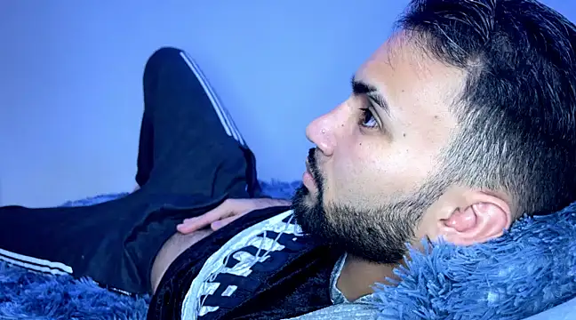 Snapshot of Dar_milk chatting on 02/25/25, 04:57 Dar milk online show from 02/25/25, 04:57