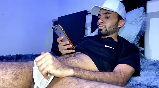 Snapshot of Dar_milk chatting on 03/14/25, 05:05 Dar milk online show from 03/14/25, 05:05