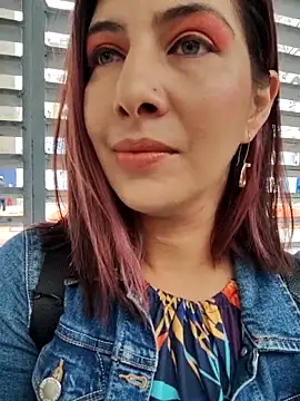 Snapshot of scarlett_moore chatting on 11/02/25, 03:25 scarlett moore online show from 11/02/25, 03:25