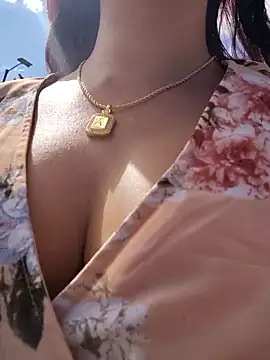 Snapshot of scarlett_moore chatting on 11/08/25, 02:17 scarlett moore online show from 11/08/25, 02:17