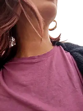 Snapshot of scarlett_moore chatting on 11/15/25, 02:13 scarlett moore online show from 11/15/25, 02:13