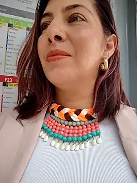 Snapshot of scarlett_moore chatting on 11/20/25, 04:40 scarlett moore online show from 11/20/25, 04:40