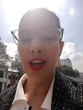 Snapshot of scarlett_moore chatting on 11/21/25, 03:54 scarlett moore online show from 11/21/25, 03:54