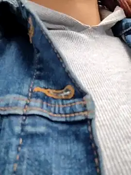 Snapshot of scarlett_moore chatting on 11/27/25, 04:31 scarlett moore online show from 11/27/25, 04:31