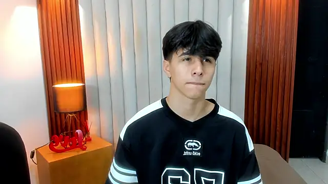 Snapshot of carl_dixon chatting on 10/18/25, 07:47 carl dixon online show from 10/18/25, 07:47