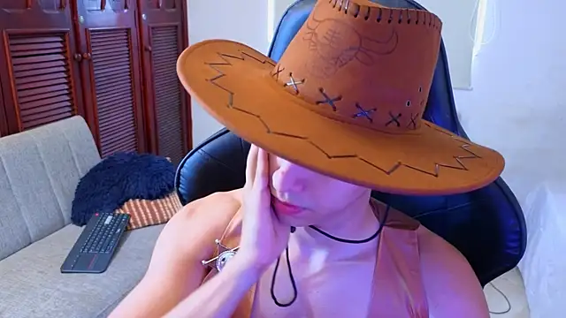 Snapshot of carl_dixon chatting on 10/31/25, 05:03 carl dixon online show from 10/31/25, 05:03