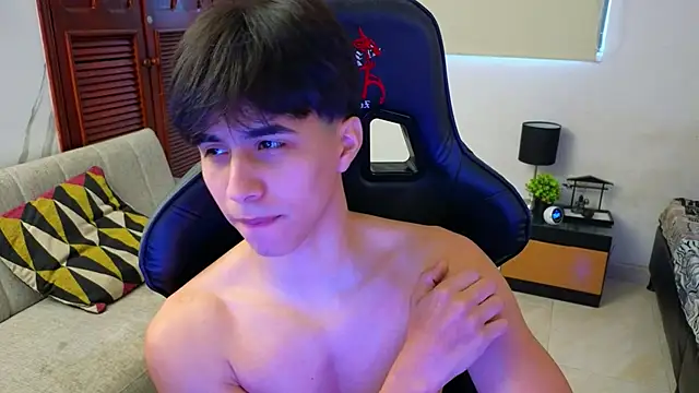 Snapshot of carl_dixon chatting on 12/01/25, 07:30 carl dixon online show from 12/01/25, 07:30