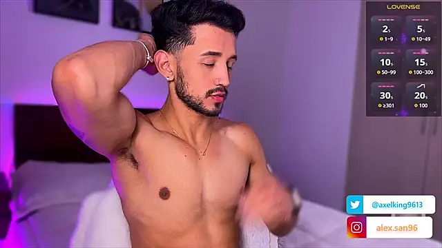 Snapshot of AxelKing1326 chatting on 10/24/25, 09:55 AxelKing1326 online show from 10/24/25, 09:55