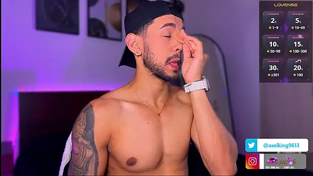 Snapshot of AxelKing1326 chatting on 11/08/25, 09:24 AxelKing1326 online show from 11/08/25, 09:24