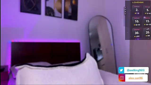 Snapshot of AxelKing1326 chatting on 11/12/25, 09:36 AxelKing1326 online show from 11/12/25, 09:36