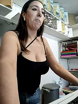 Mia Novikov online show from 10/11/25, 08:07