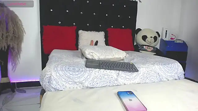 Snapshot of little_maleja chatting on 02/01/25, 05:49 little maleja online show from 02/01/25, 05:49