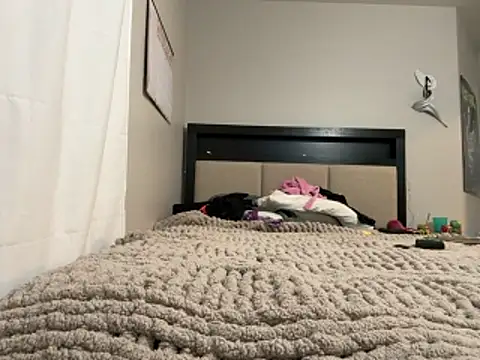 Snapshot of Intokink06 chatting on 11/06/25, 02:45 Intokink06 online show from 11/06/25, 02:45