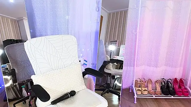 Snapshot of Tawny_cox chatting on 11/17/25, 10:54 Tawny cox online show from 11/17/25, 10:54