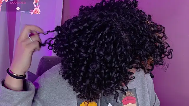 foxxy-lov3 online show from 05/10/26, 02:11