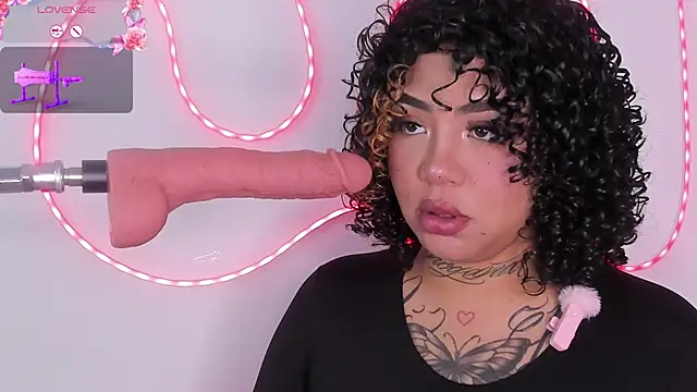 foxxy-lov3 online show from 06/08/26, 02:06