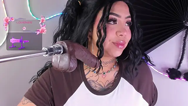 foxxy-lov3 online show from 07/04/26, 03:07