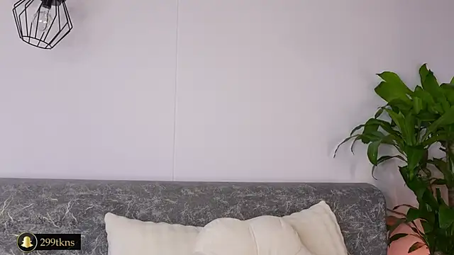 Snapshot of katie_cruz chatting on 10/31/25, 11:11 katie cruz online show from 10/31/25, 11:11