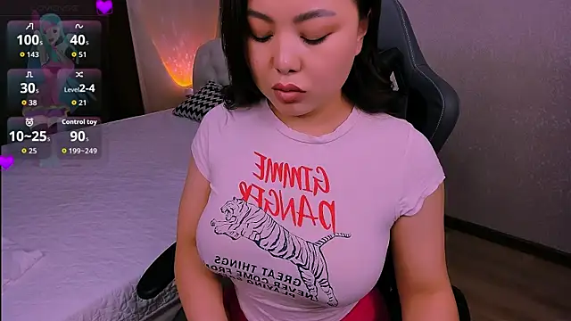 HinaJeen online show from 12/05/25, 09:18