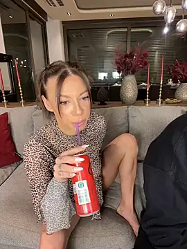 Snapshot of SexOnMyLvL chatting on 12/03/24, 09:01 SexOnMyLvL online show from 12/03/24, 09:01