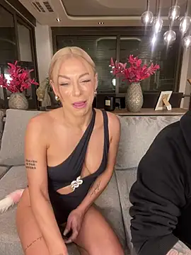 Snapshot of SexOnMyLvL chatting on 01/06/25, 09:54 SexOnMyLvL online show from 01/06/25, 09:54