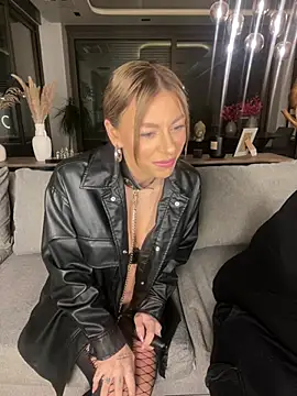 Snapshot of SexOnMyLvL chatting on 02/11/25, 09:46 SexOnMyLvL online show from 02/11/25, 09:46